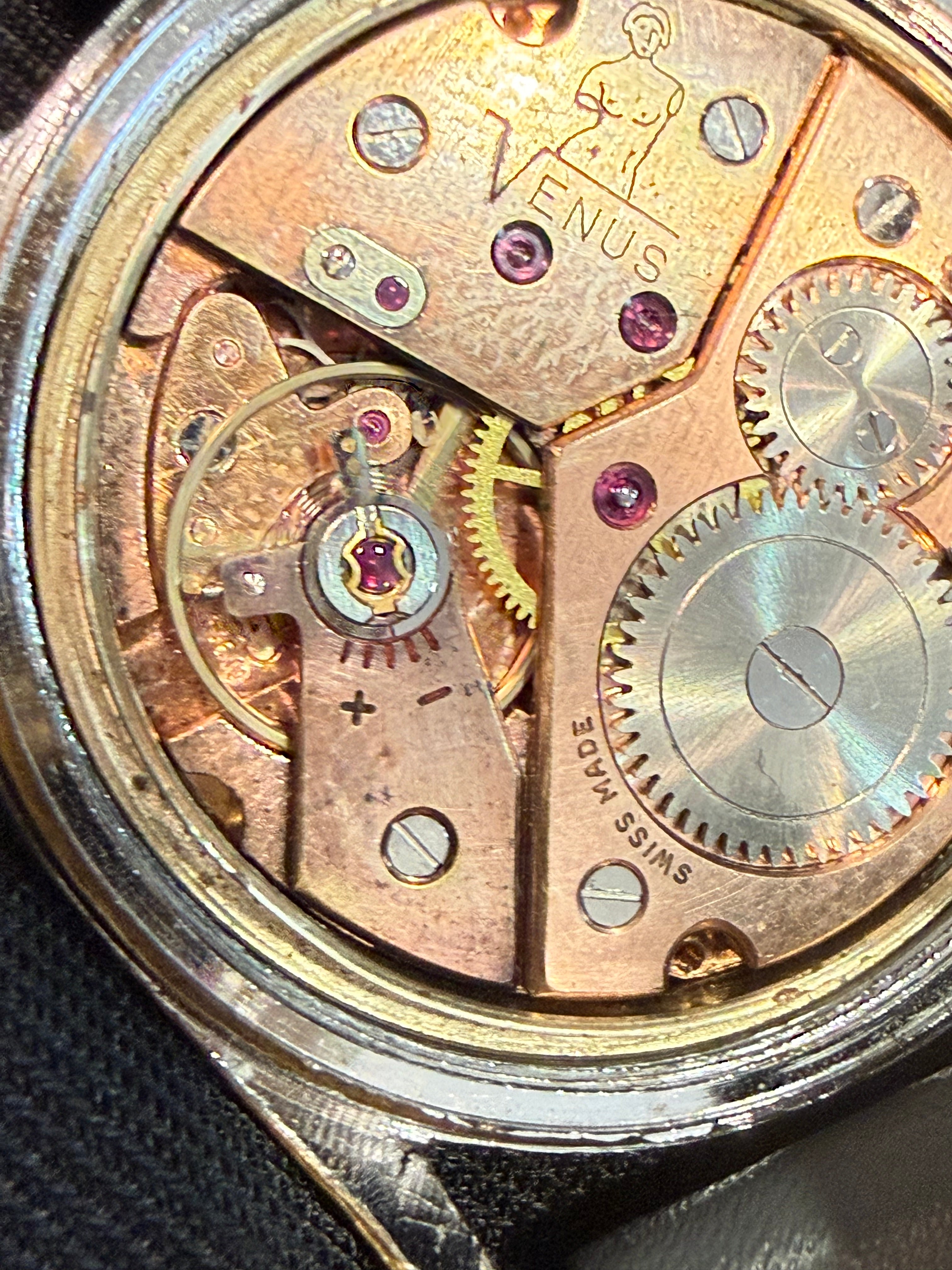 Venus Super Ref 611364. Case 34mm. Cal 336 N. Work