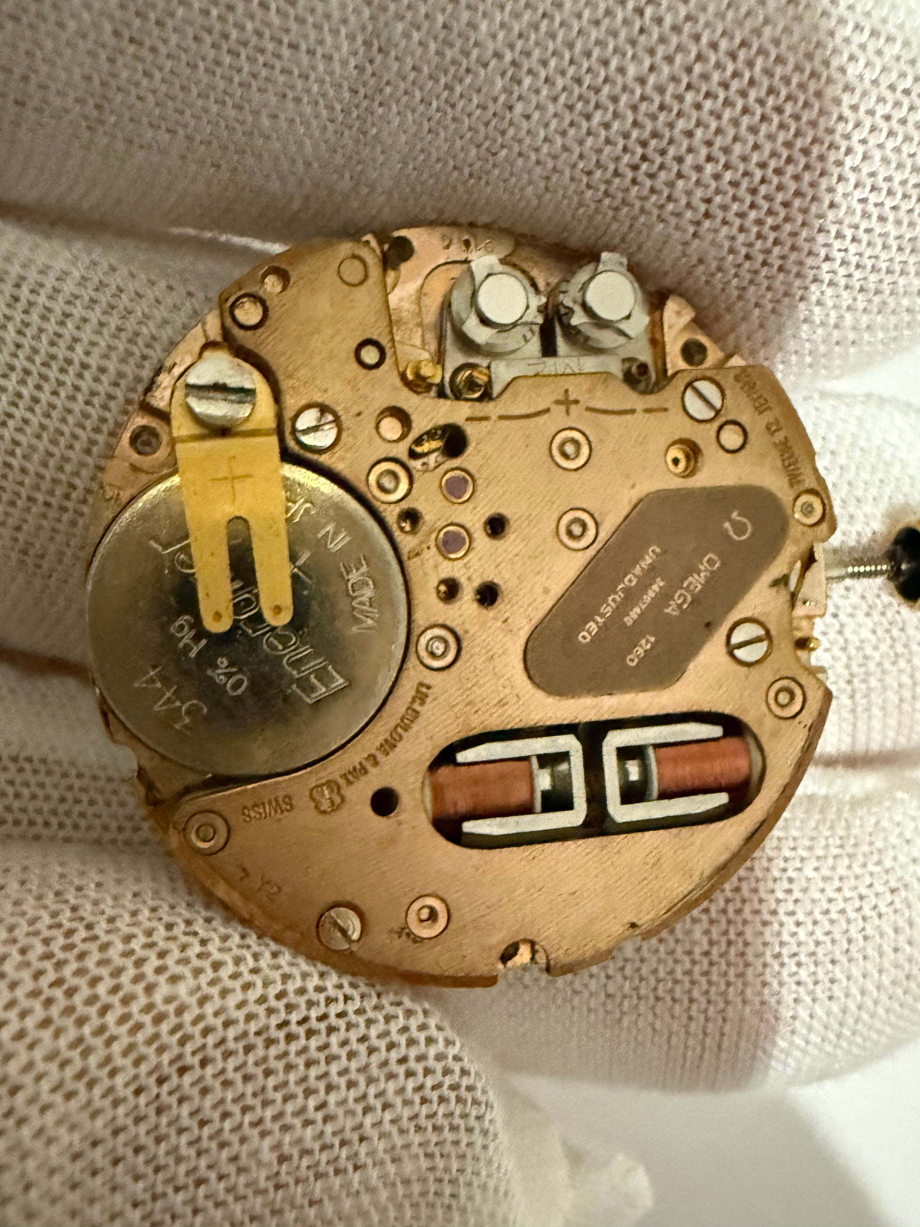 Omega Cal. 1260 Quartz Day-Date Movement – Original Crown – 18K Gold – Fully Working