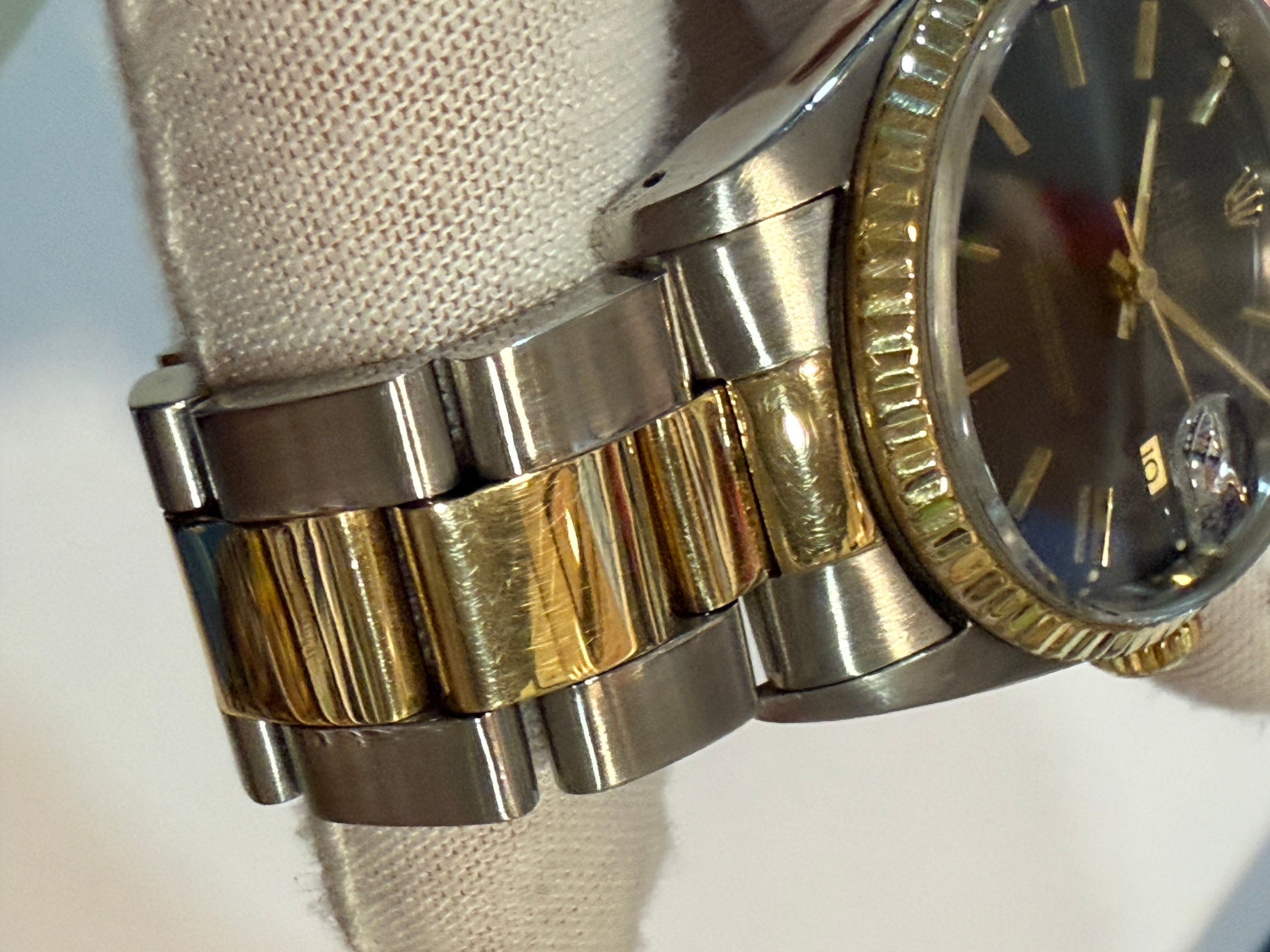 Pre-Owned. Rolex Datejust Automatic Ref. 16233 – Steel & 18k Yellow Gold – Oyster Bracelet 👌⌚