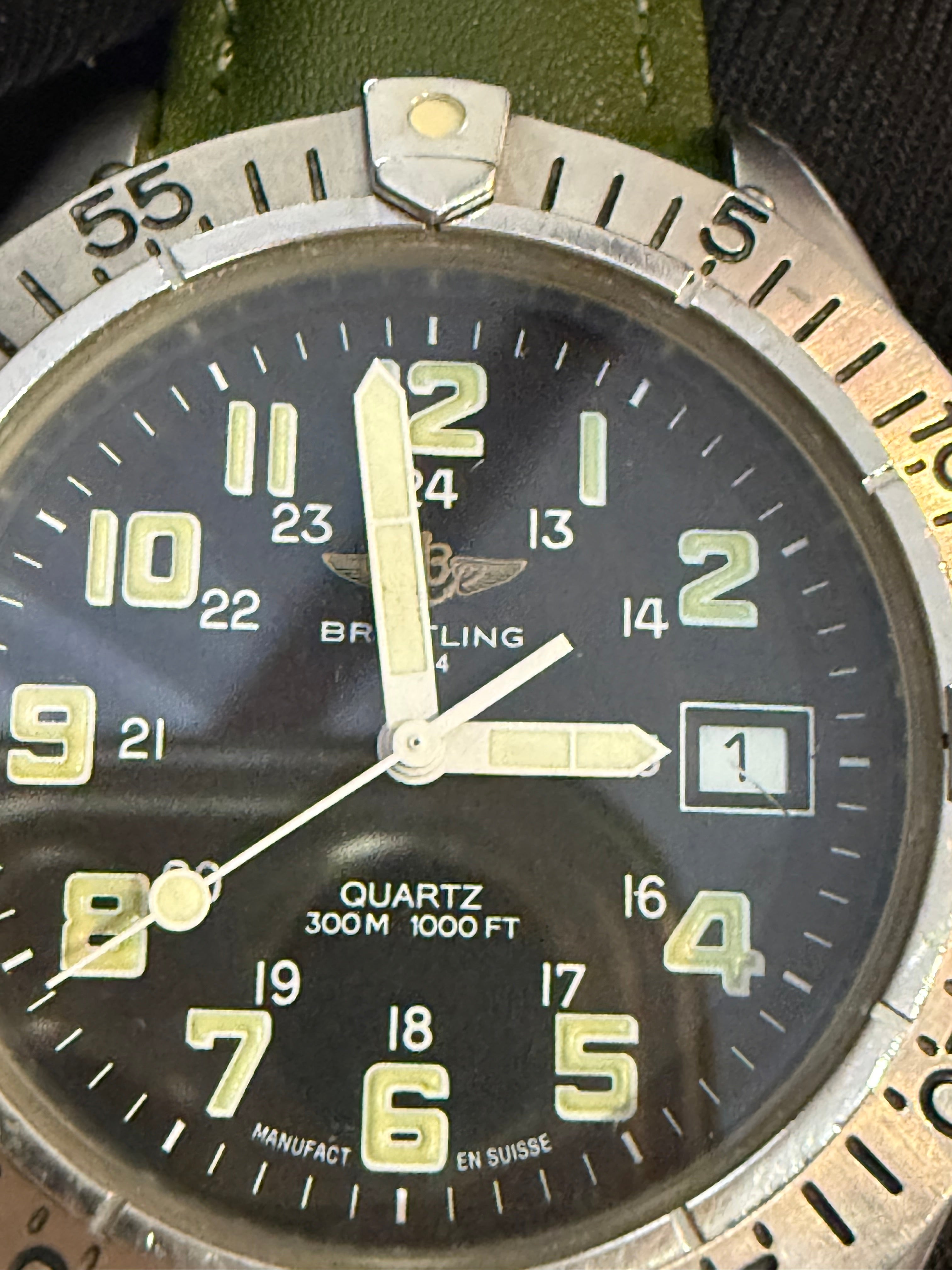 Breitling Colt Ref A57035. Diver 300m Quartz. Case 38mm. Work perfect