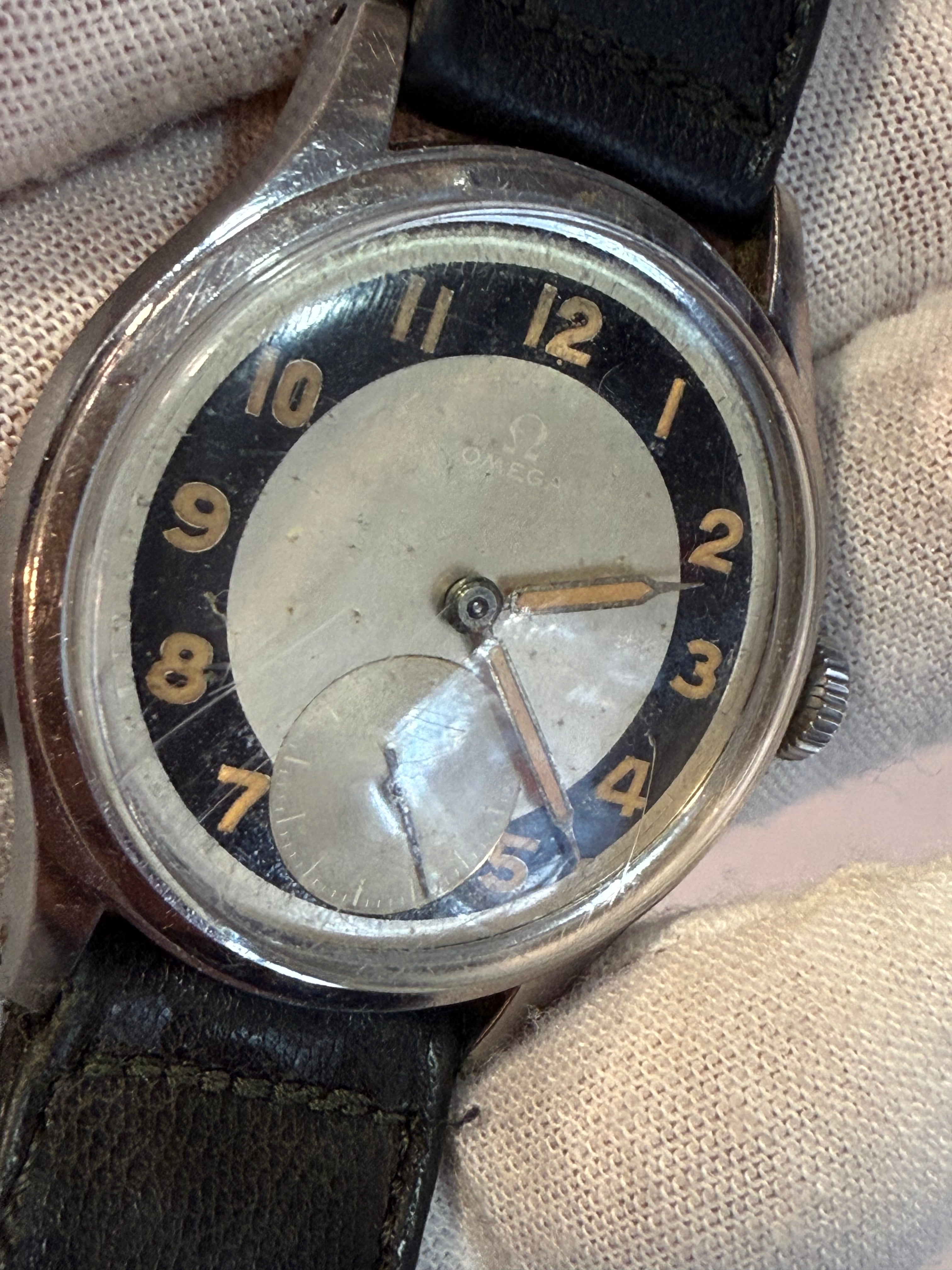 Omega 2400-4 Vintage Swiss Watch – Case + Cal. 30T2 Movement, Two-Tone Dial (1940s)