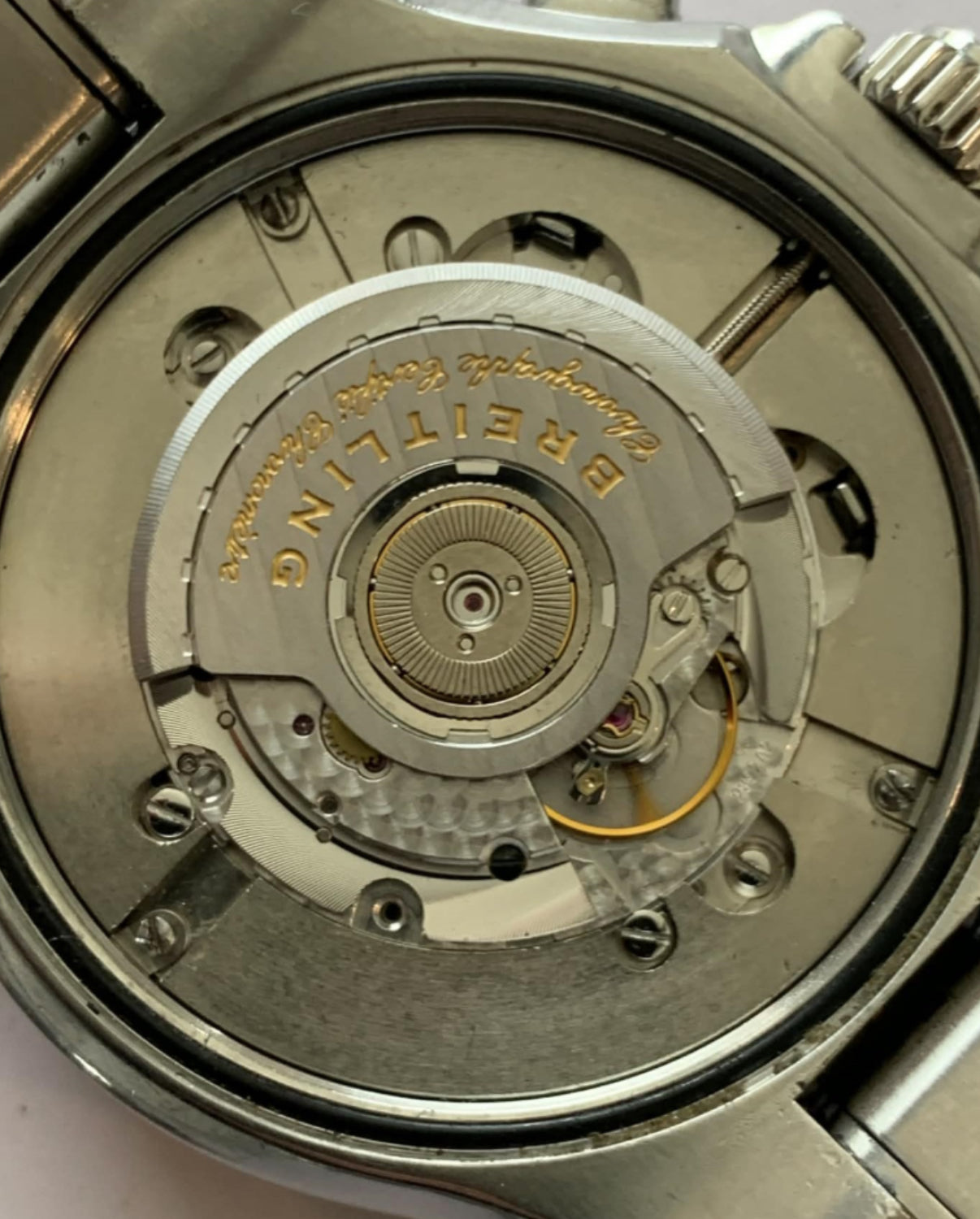 Breitling Hercules – Reference A39362 (Approx. 1992) Note: One chronograph pusher button is missing, but the chronograph mechanism itself works flawlessly.