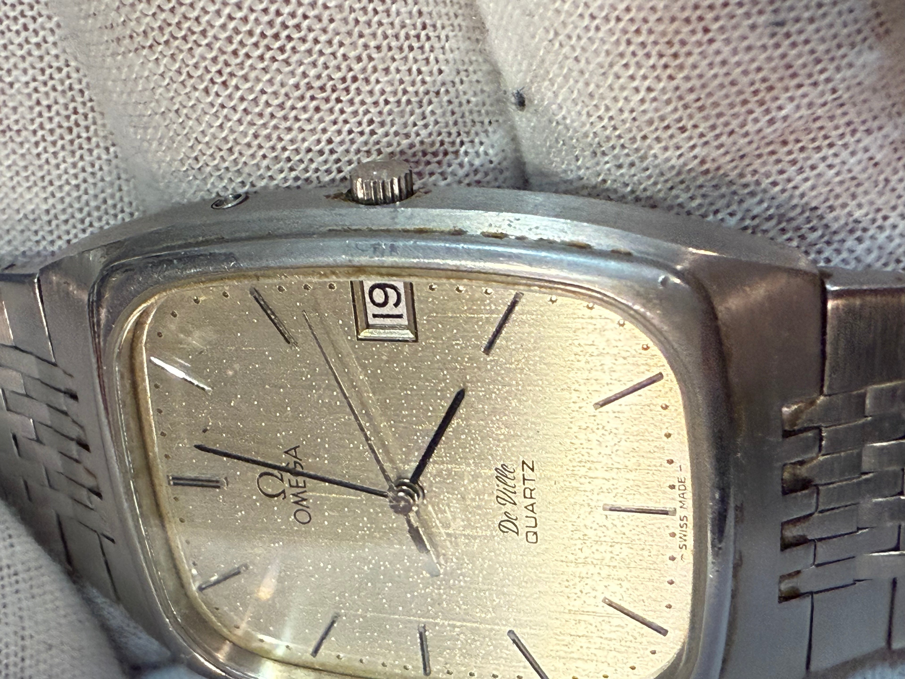 Omega De Ville Quartz REf 1920043. Cal 1332– Vintage Stainless Steel Watch (For Parts or Repair)