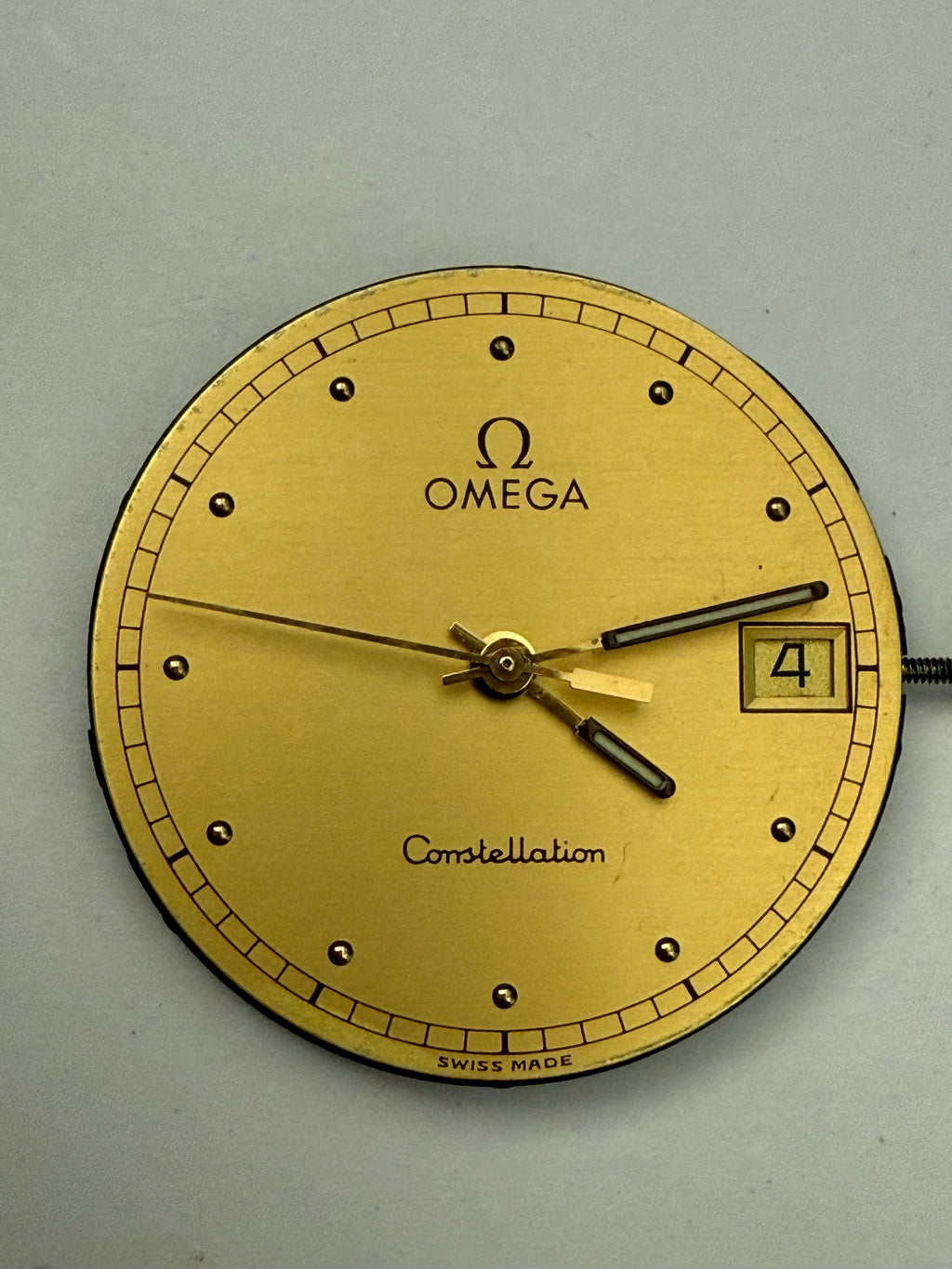 Omega Constellation Quartz Movement – Caliber 1538 • Gold Dial • Original 18K Omega Crown • Complete & Fully Working