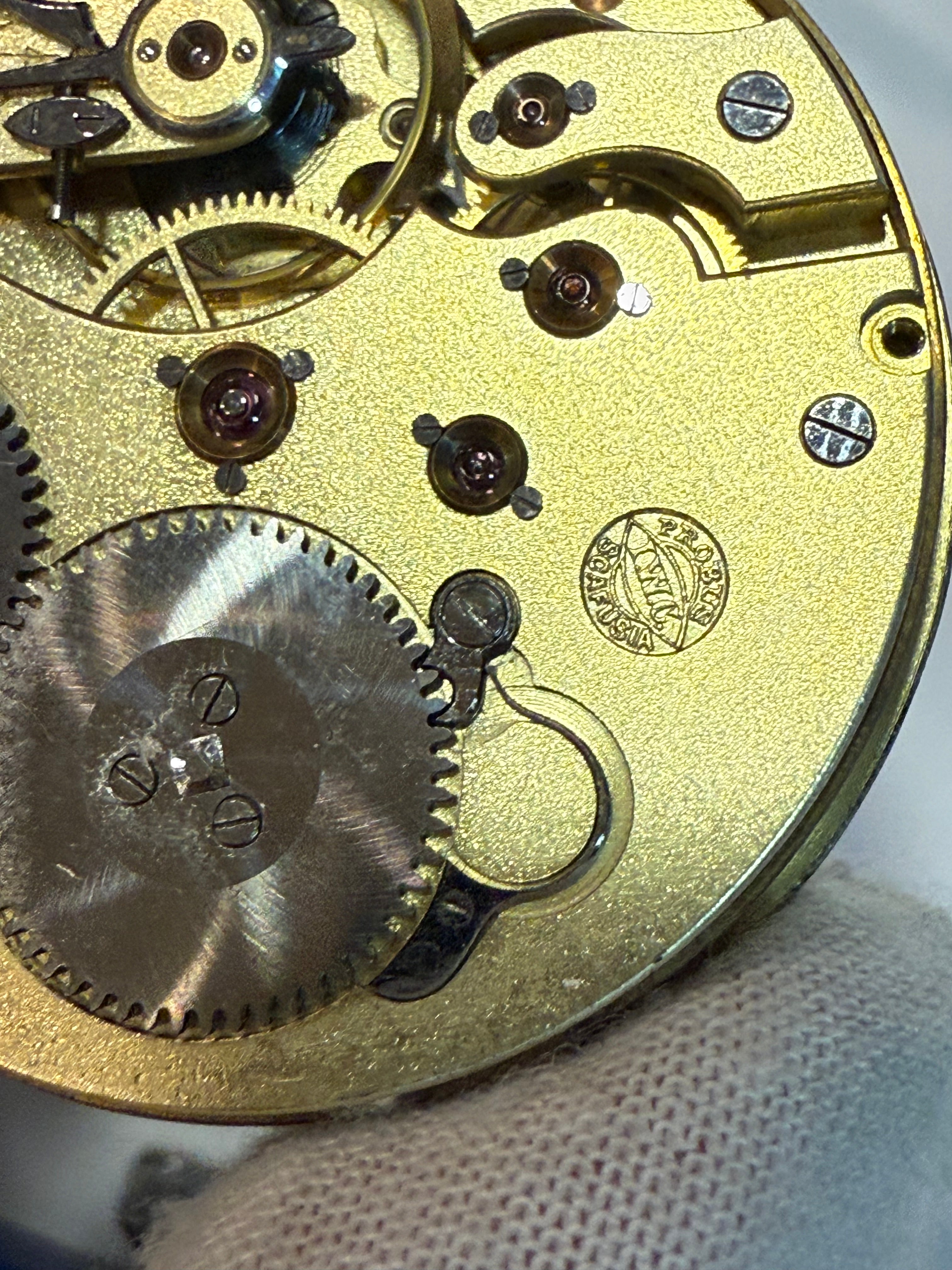IWC Pocket Watch Movement – Serial 403945 (c.1915–1920)Fully serviced – perfect working conditionOriginal IWC 18k gold crown included
