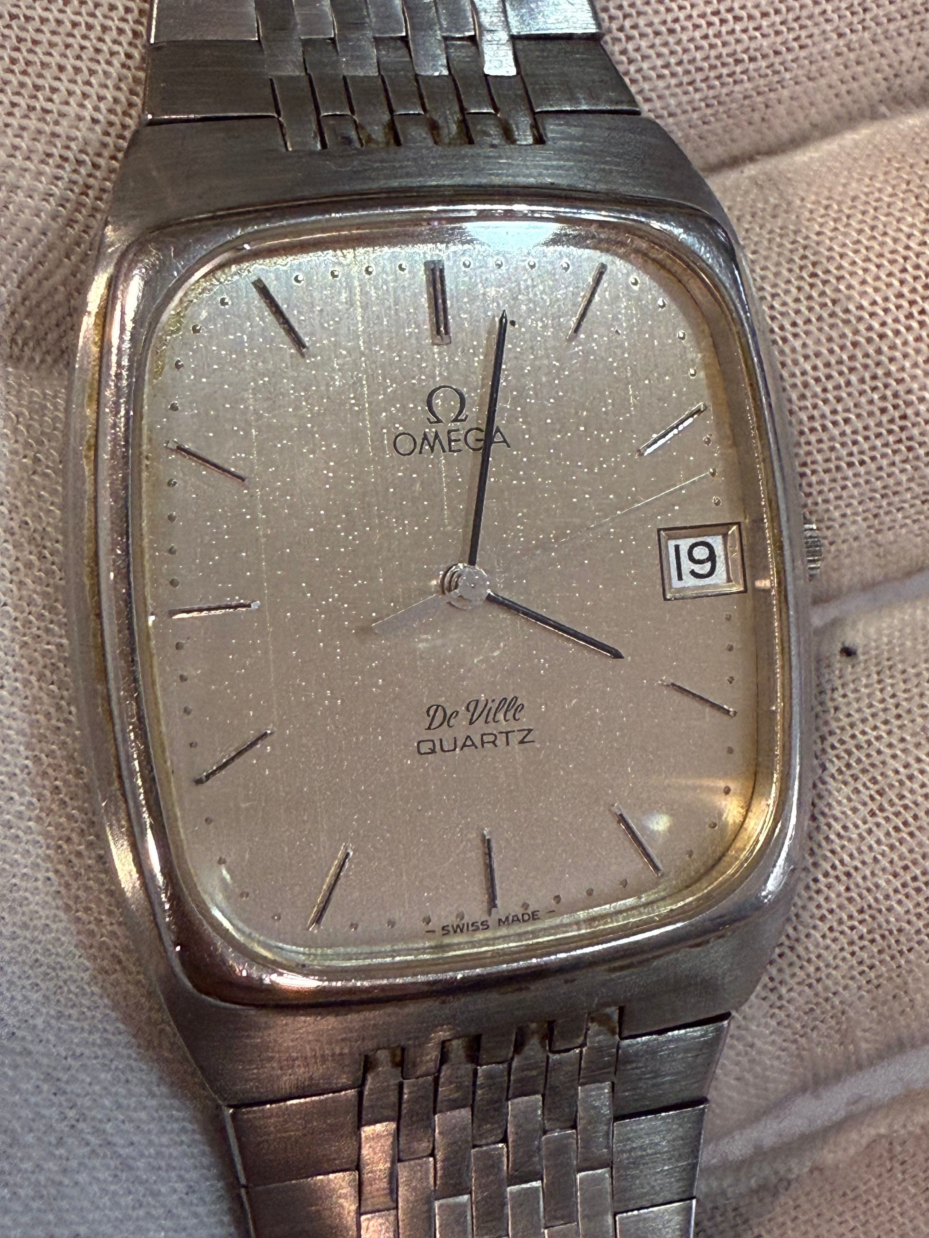 Omega De Ville Quartz REf 1920043. Cal 1332– Vintage Stainless Steel Watch (For Parts or Repair)