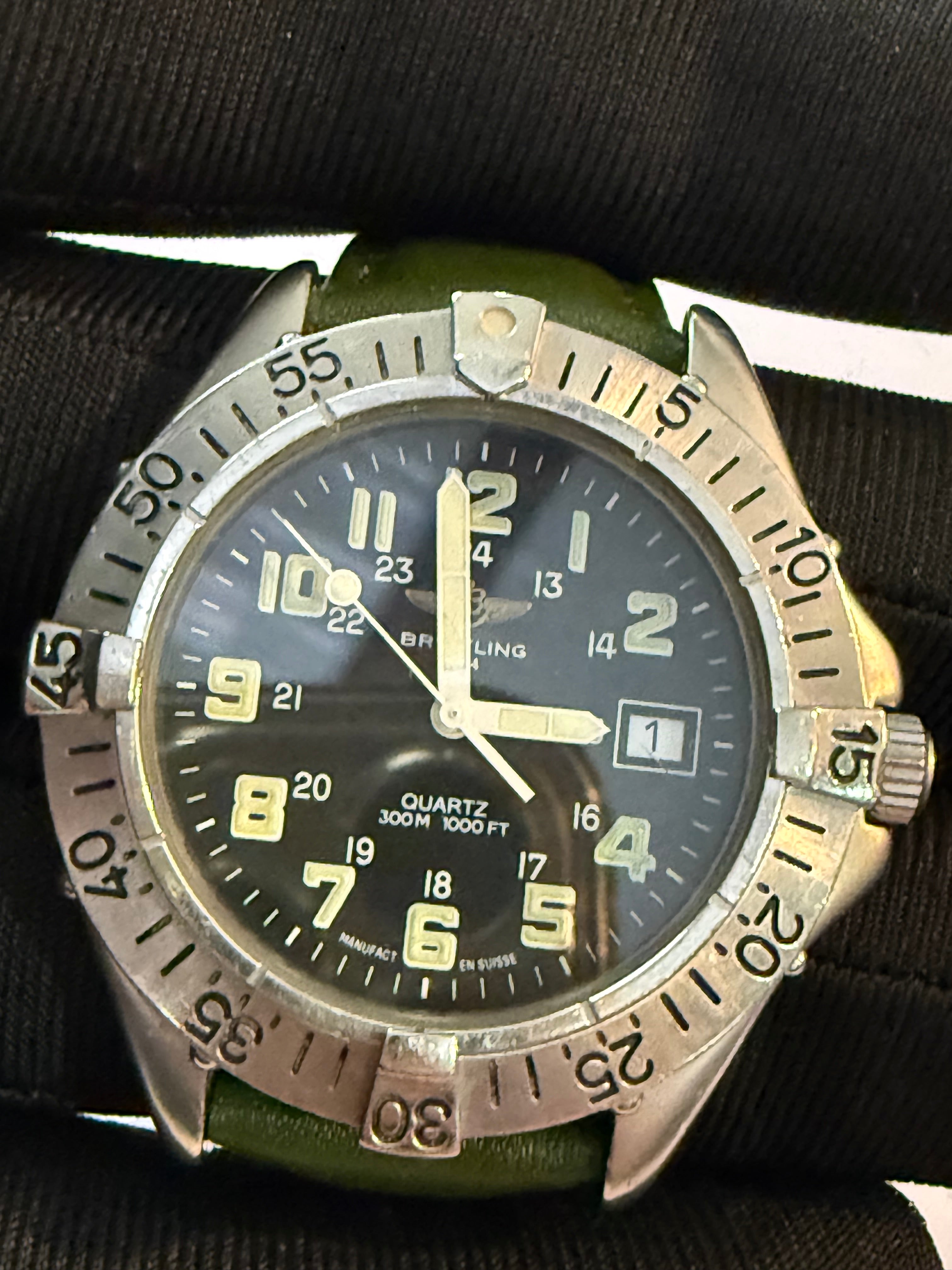 Breitling Colt Ref A57035. Diver 300m Quartz. Case 38mm. Work perfect