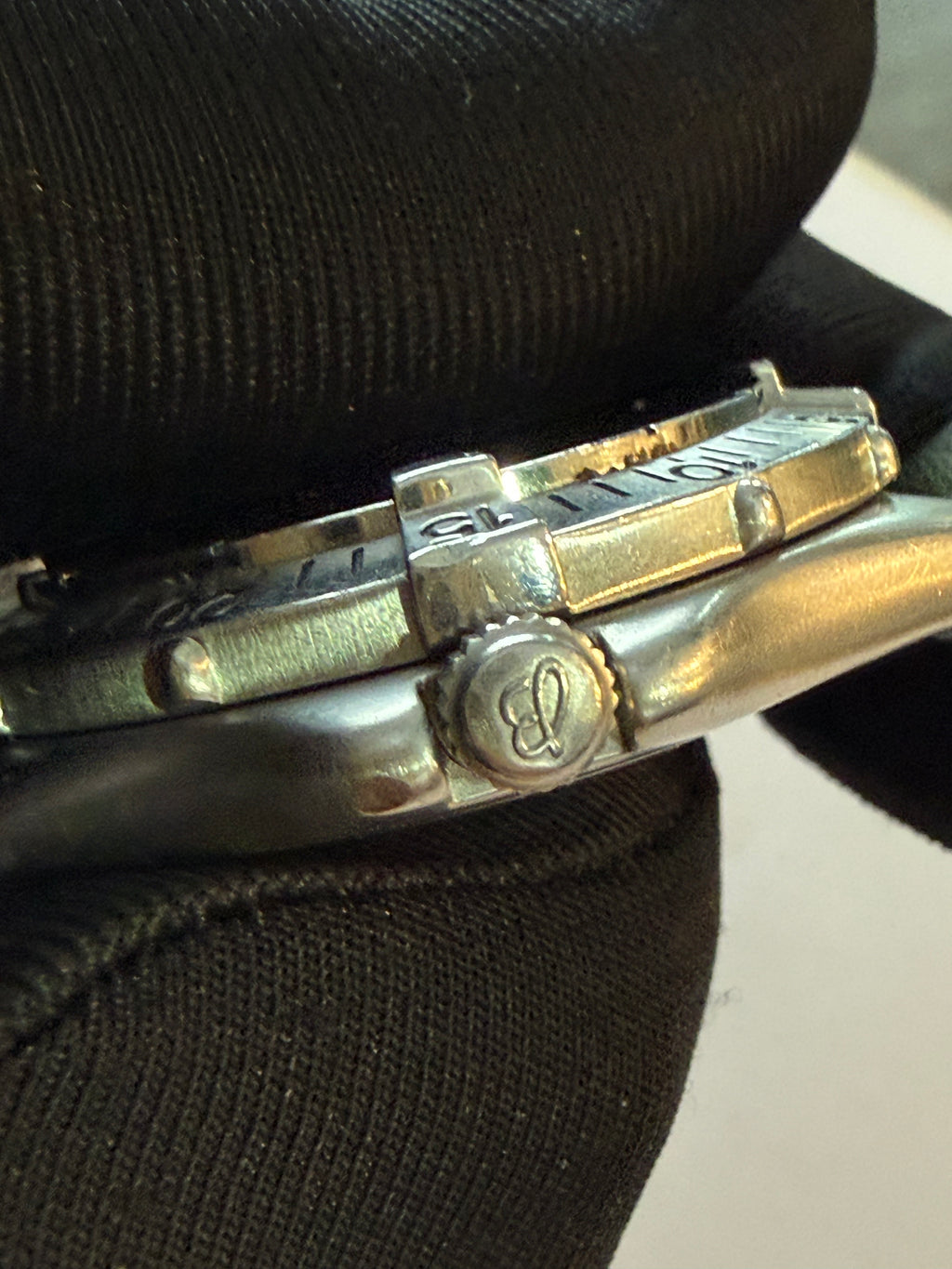 Breitling Colt Ref A57035. Diver 300m Quartz. Case 38mm. Work perfect