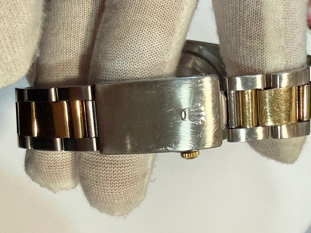 Rolex Datejust Ref. 16233 – Gold/Stainless Steel (1992) Case serial X
Excellent condition, fully functional and recently serviced.