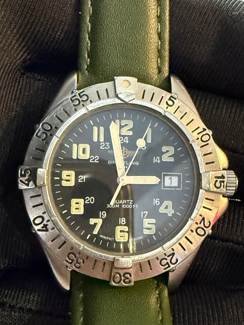 Breitling Colt Ref A57035. Diver 300m Quartz. Case 38mm. Work perfect