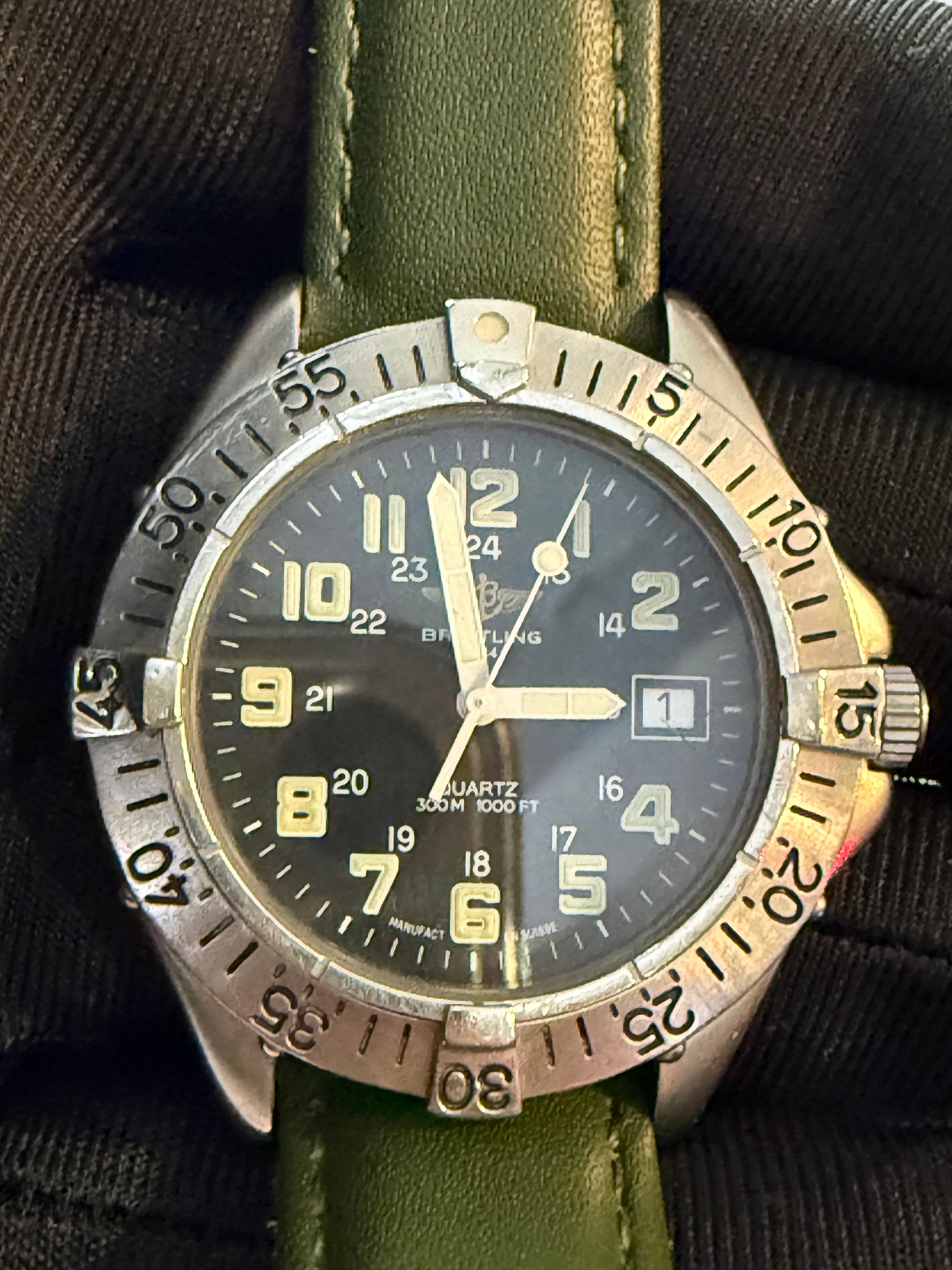 Breitling Colt Ref A57035. Diver 300m Quartz. Case 38mm. Work perfect