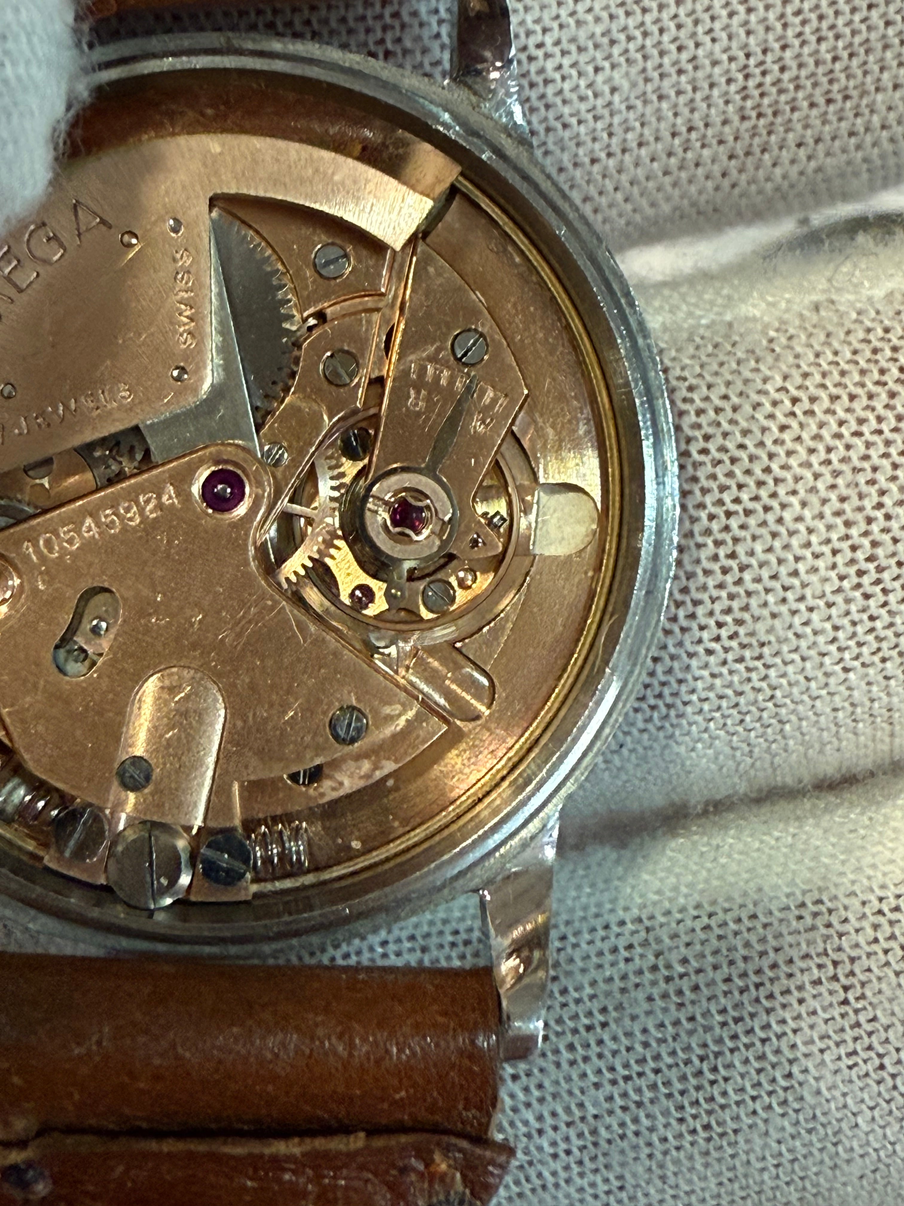 Omega Automatic vintage – 2402-2  1045924. Serviced, Fully Working), 32.5mm