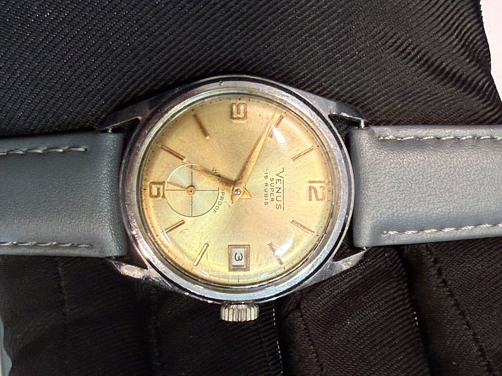 Venus Super Ref 611364. Case 34mm. Cal 336 N. Work