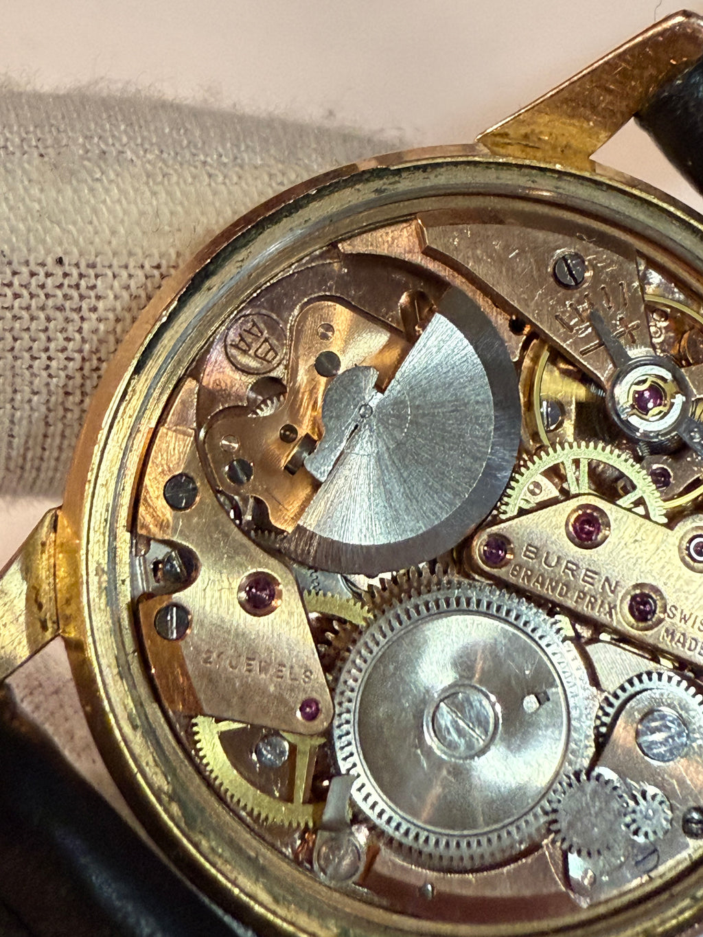 Buren Grand Prix “Super Slender” – Swiss Automatic Vintage Watch. Ref 775701. 21 jewews