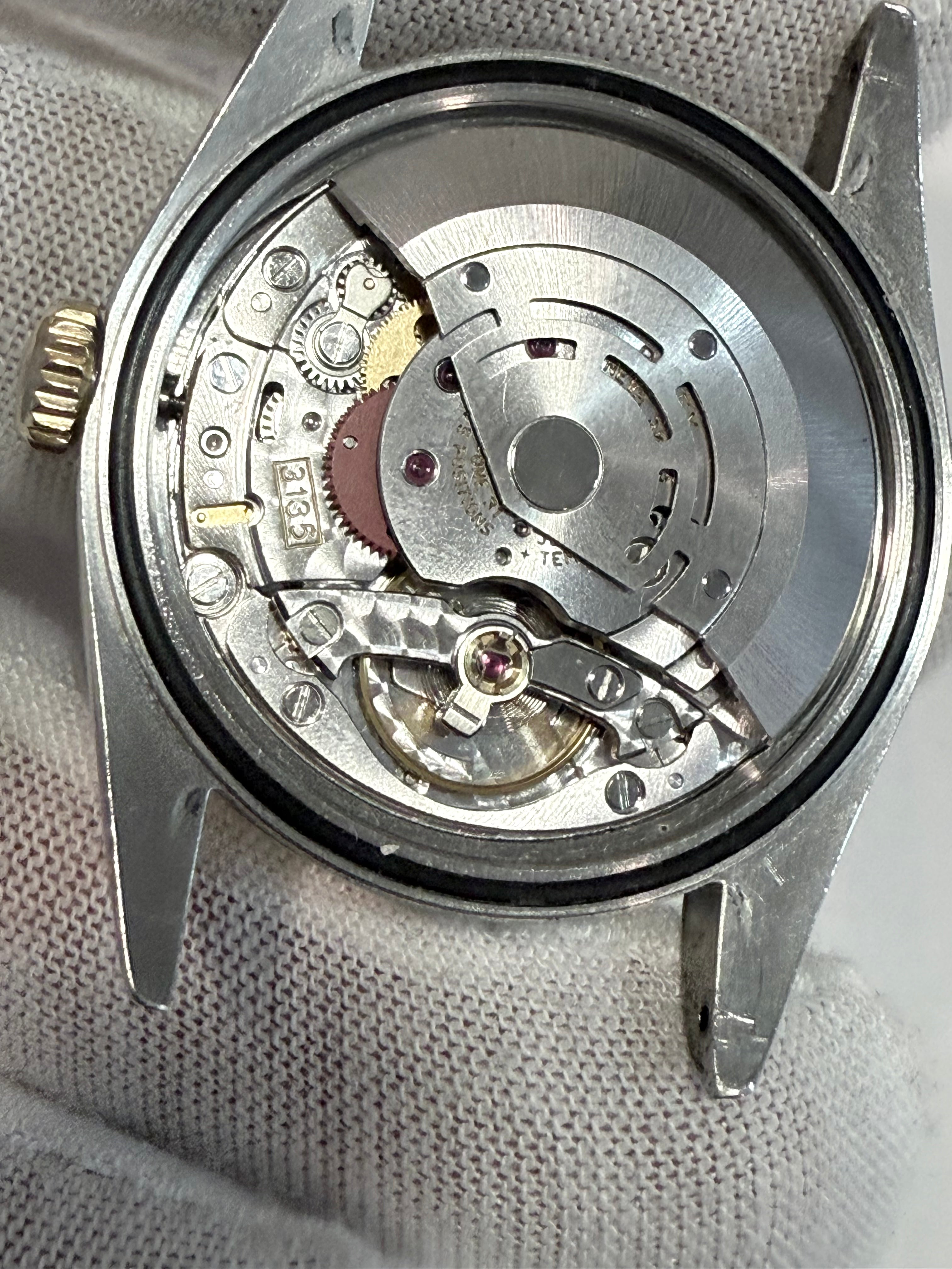 Rolex Datejust Ref. 16233 – Gold/Stainless Steel (1992) Case serial X
Excellent condition, fully functional and recently serviced.