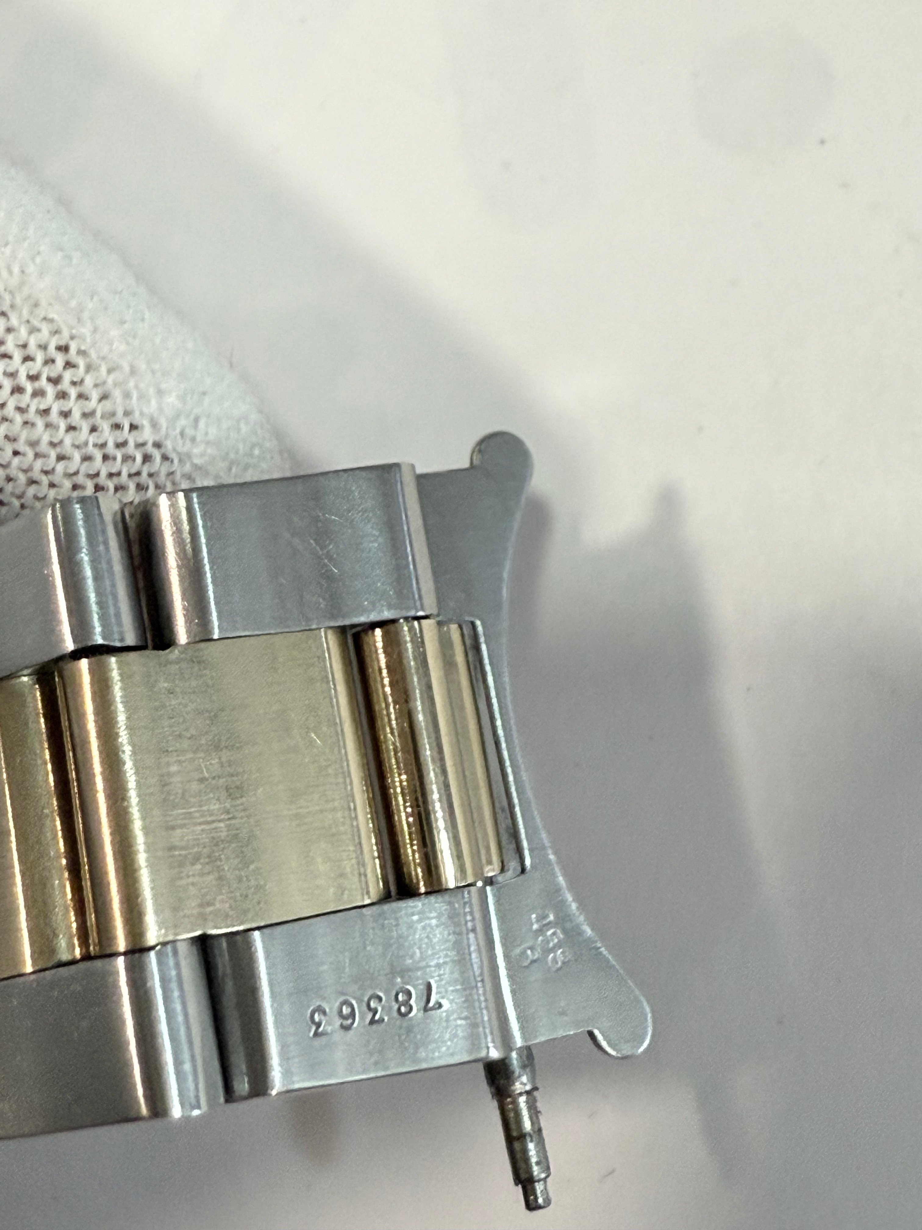 Rolex Datejust Ref. 16233 – Gold/Stainless Steel (1992) Case serial X
Excellent condition, fully functional and recently serviced.