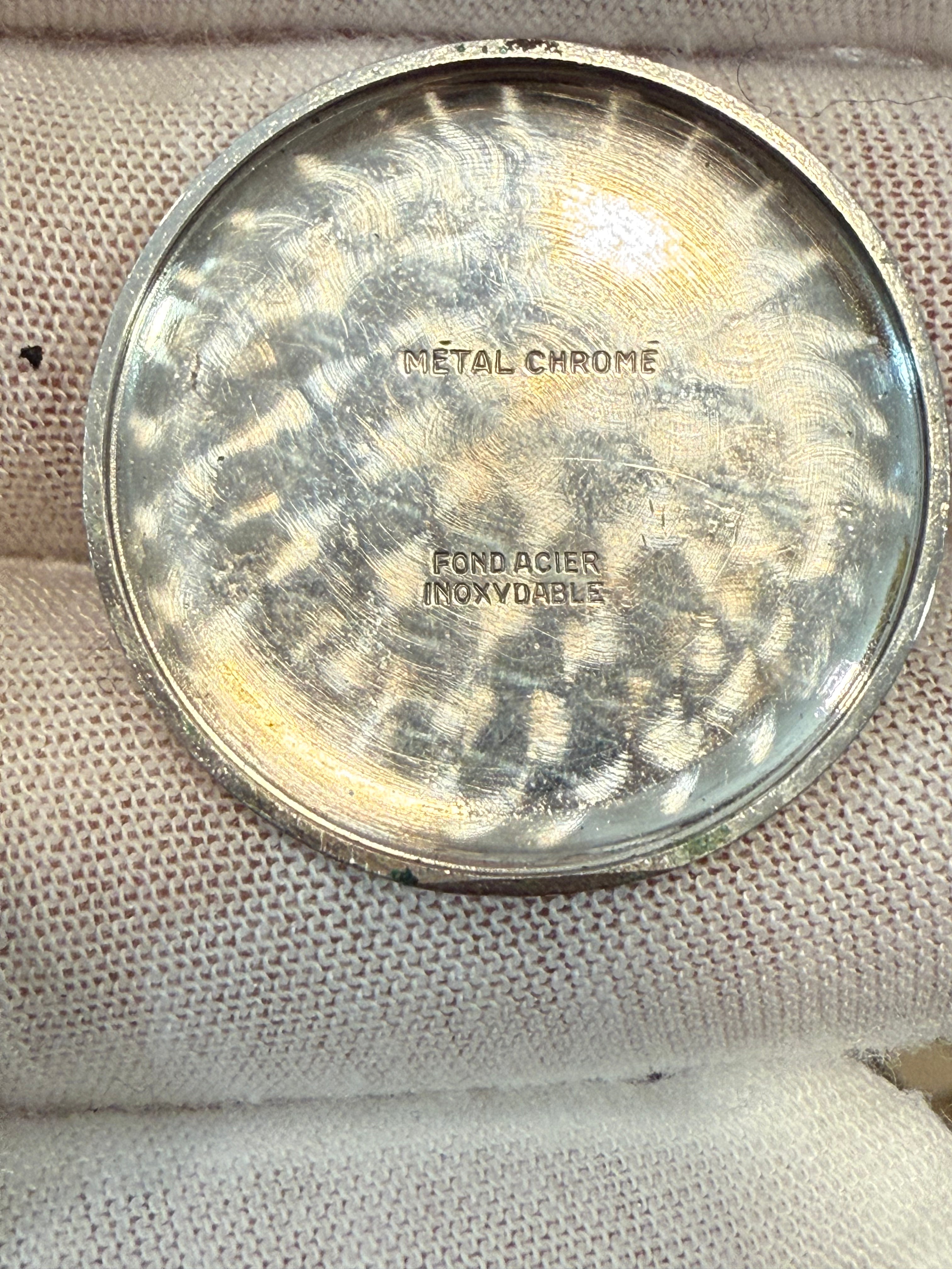 Vintage Revue  1940s–1950s featuring the Revue Cal. 07 hand-wound movement, 33mm case,